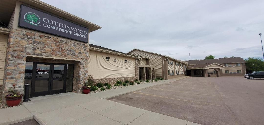 Cottonwood Inn And Conference Center South Sioux City Exteriör bild